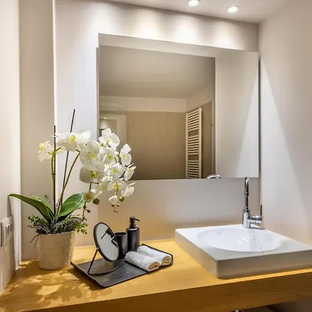 C Temple Fielding 4, 4 Apartment